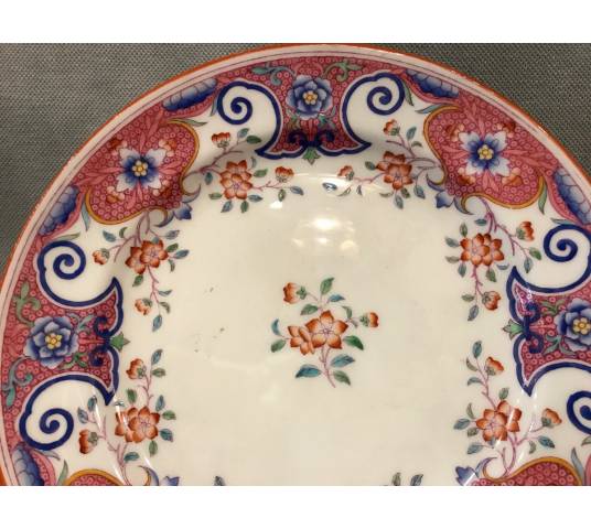 Belle assiette en porcelaine de Minton d'époque 19 ème décor de fleurs