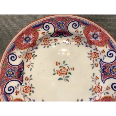 Belle assiette en porcelaine de Minton d'époque 19 ème décor de fleurs