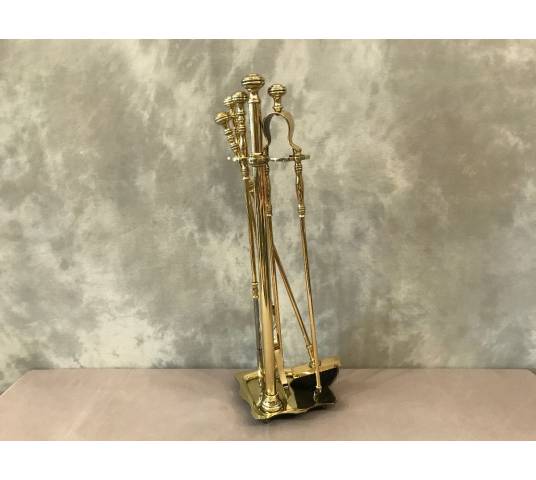 Stack Servant in vintage brass 19 th including 4 rooms