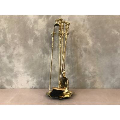 Stack Servant in vintage brass 19 th including 4 rooms