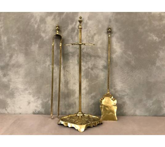 Bronze and brass chimney servant at the end of the 19th century