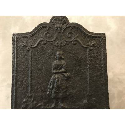 Petite plaque de cheminée en fonte te d'époque 18 ème