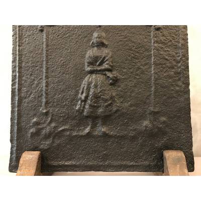 Small chimney plate in cast iron of day 18 th