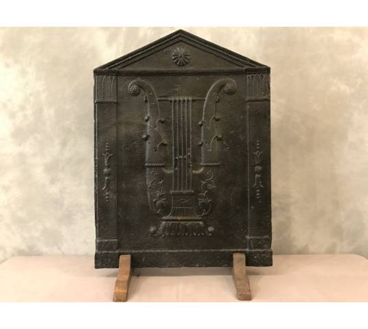 Beautiful old fireplace plate in late 18th century cast iron