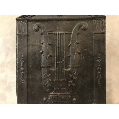 Beautiful old fireplace plate in late 18th century cast iron