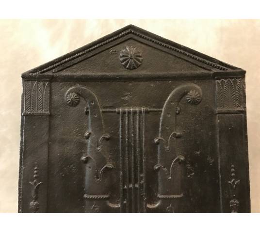 Belle plaque de cheminée ancienne en fonte d'époque fin 18 ème