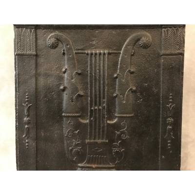 Belle plaque de cheminée ancienne en fonte d'époque fin 18 ème