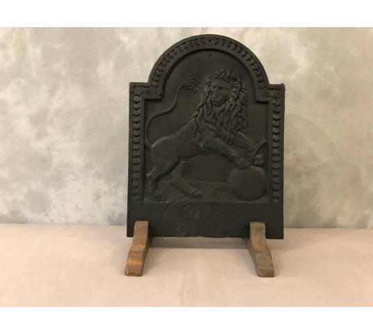 Beautiful small fireplace plate in period iron 19 th