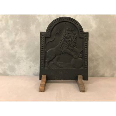 Beautiful small fireplace plate in period iron 19 th