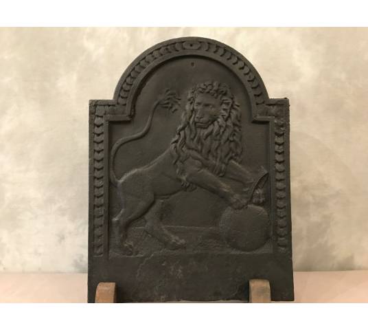 Beautiful small fireplace plate in period iron 19 th