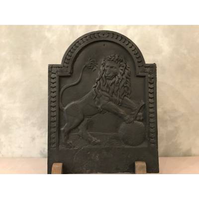 Beautiful small fireplace plate in period iron 19 th