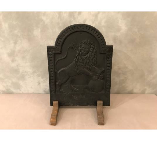 Beautiful small fireplace plate in period iron 19 th