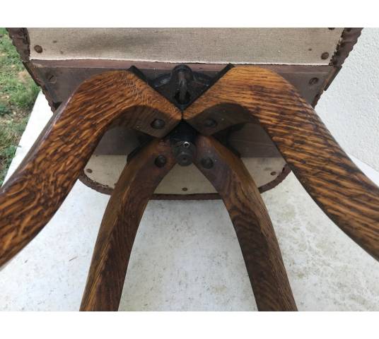 American office chair in model oak rotating around 1900