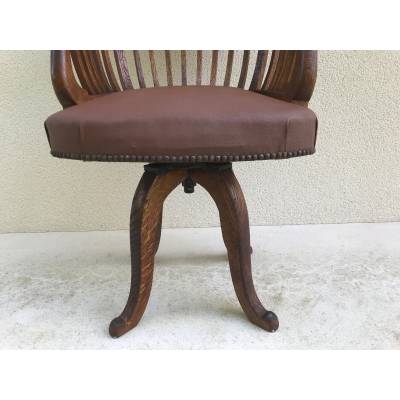 American office chair in model oak rotating around 1900