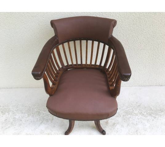 American office chair in model oak rotating around 1900