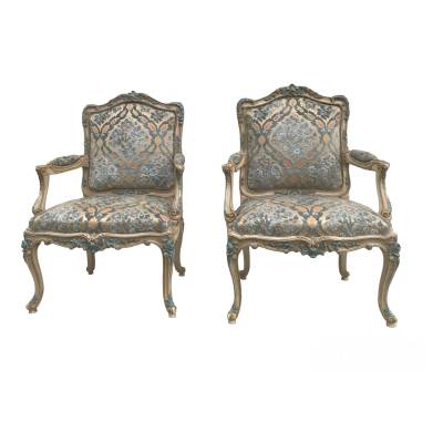 Paire de fauteuils de style Louis XV en bois laqué XXème