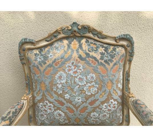 Paire de fauteuils de style Louis XV en bois laqué XXème