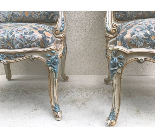 Paire de fauteuils de style Louis XV en bois laqué XXème