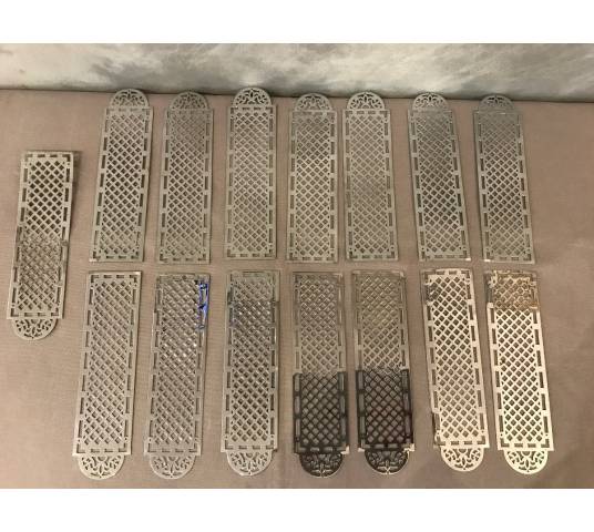 Lot of 7 pairs of cleanliness plates in white metal XX ème