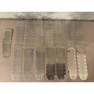 Lot of 7 pairs of cleanliness plates in white metal XX ème