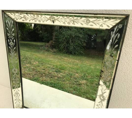 Beautiful mirror of Venice engraved decor of epoch XX th