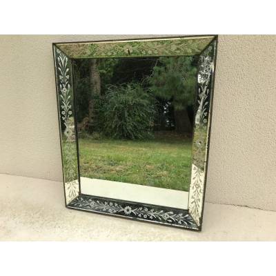 Joli miroir de Venise décor gravé d'époque XX ème