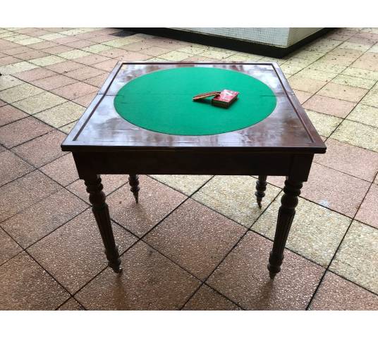 Petite table à jeux en acajou d'époque 19 ème