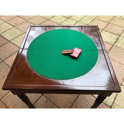 Petite table à jeux en acajou d'époque 19 ème