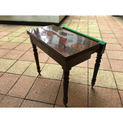 Petite table à jeux en acajou d'époque 19 ème