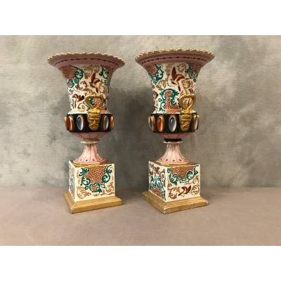 Pair de vases Medicis en porcelaine de vieux Paris d' epoch 19 ème