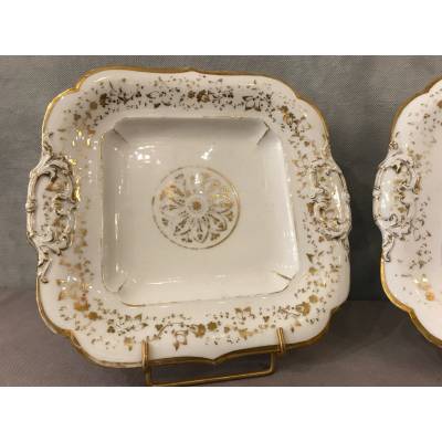 Paire de plats à gâteaux en porcelaine de Vieux Paris "Jacob Petit"