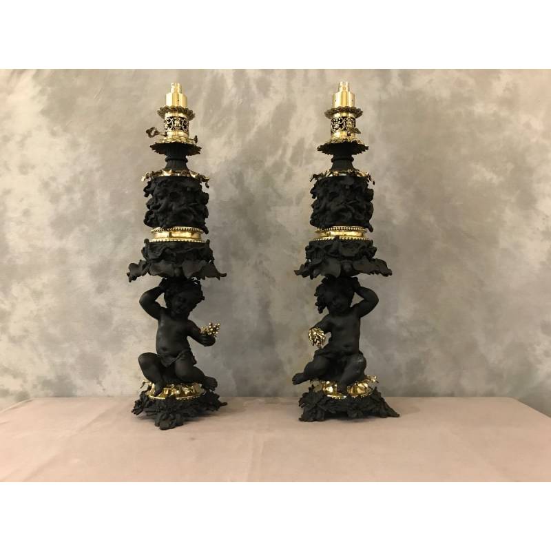 Beautiful pair of oil lamps in regulator, brass and bronze from the 19th century