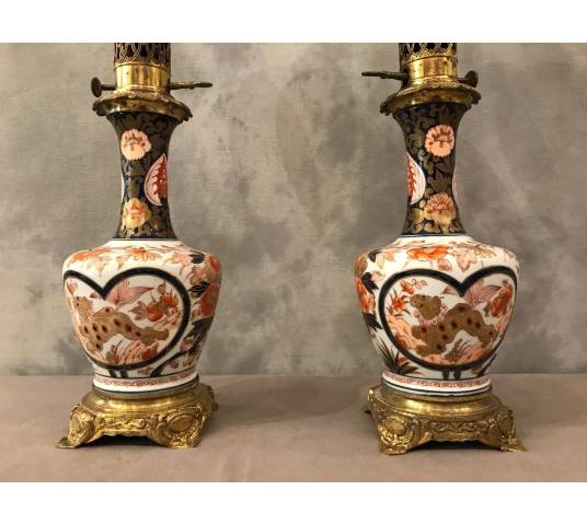 Beautiful pair of IMARI oil lamps, from the 19th century