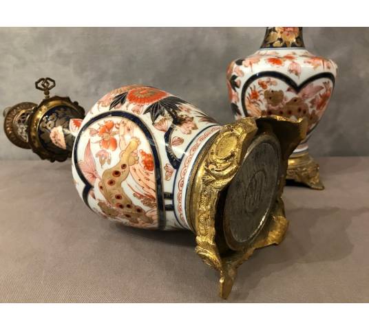 Beautiful pair of IMARI oil lamps, from the 19th century