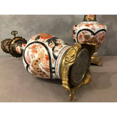 Beautiful pair of IMARI oil lamps, from the 19th century