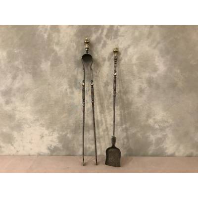 Set of a shovel and a pliers in iron and bronze from the 19th century