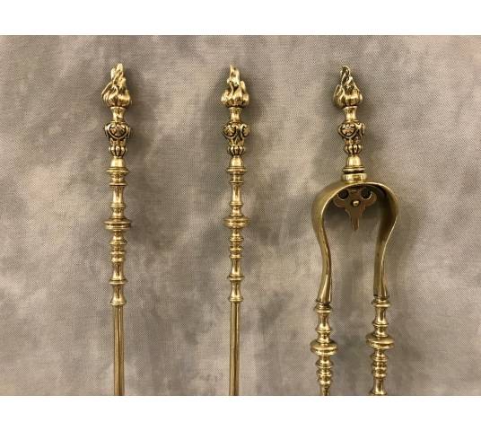 Ensemble de 3 pièces d'accessoires de cheminée en bronze et laiton d'époque 19 ème