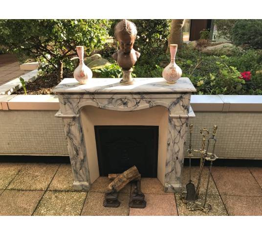 Small decorative fireplace in marbled painted wood from the late 19th century