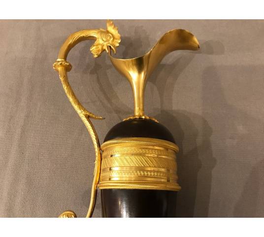 Belle aiguière en bronze doré et patiné d'époque 19 ème Consulat