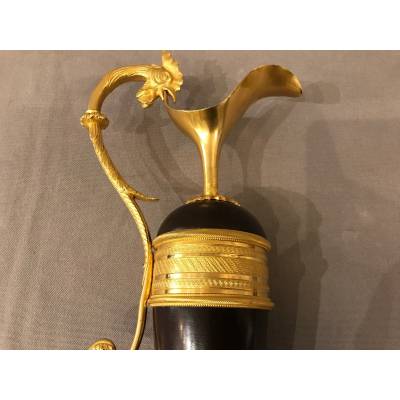 Belle aiguière en bronze doré et patiné d'époque 19 ème Consulat