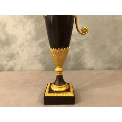 Belle aiguière en bronze doré et patiné d'époque 19 ème Consulat