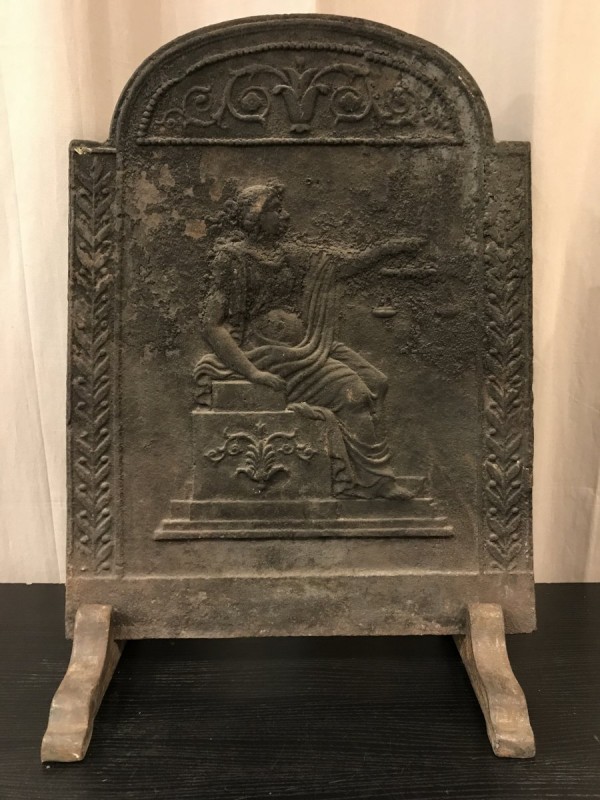 Plaque de cheminée en fonte ancienne d'époque début 19 ème