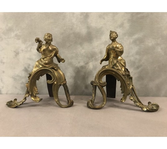 Beautiful pair of bronze tracks decorated in the Louis XV era Chinese