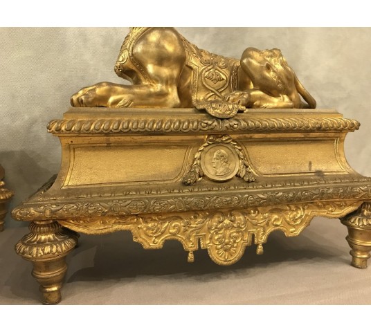 Paire de chenets en bronze gilt aux sphinx d' epoch 19 ème