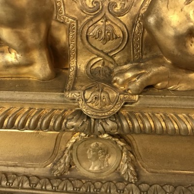 Paire de chenets en bronze gilt aux sphinx d' epoch 19 ème