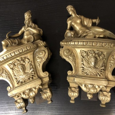 Paire de chenets anciens en bronze d'époque Régence