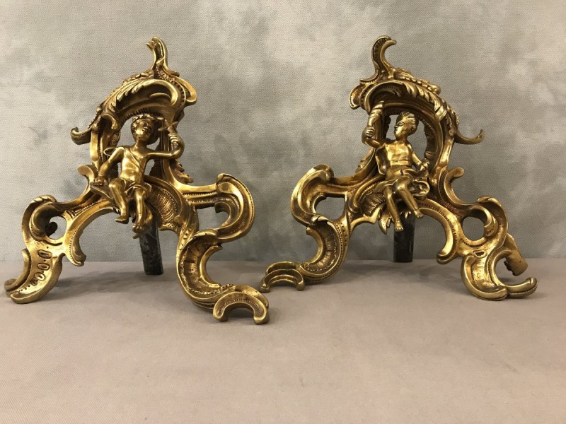 Paire de chenets en bronze doré d'époque 19 ème décor de personnages