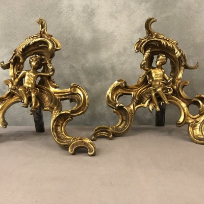 Paire de chenets en bronze doré d'époque 19 ème décor de personnages