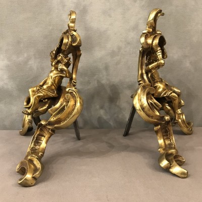 Paire de chenets en bronze doré d'époque 19 ème décor de personnages