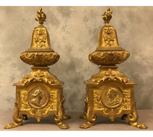 Beaux chenets en bronze doré d'époque Louis XIV Régence